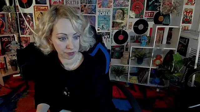 Snapshot of LylithSkye chatting on January 3, 2025, 8:32 am LylithSkye online show from January 3, 2025, 8:32 am