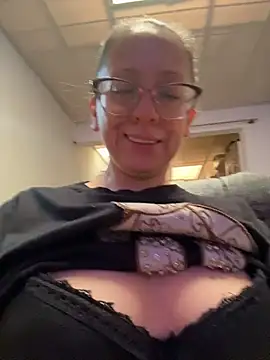 miss hanna07 online show from October 17, 2025, 9:06 pm