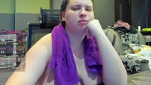 1lindsey1 online show from October 1, 2025, 12:44 pm