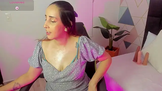 jadde13  online show from September 29, 2025, 8:35 pm