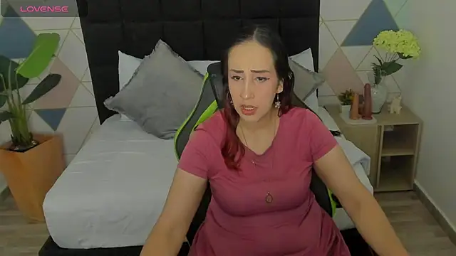 jadde13  online show from November 4, 2025, 9:03 pm