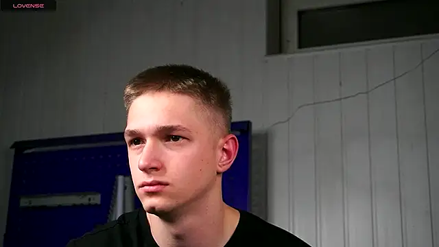 dustyn fox online show from November 25, 2025, 3:01 pm