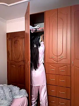 Effy Bonny online show from November 11, 2025, 11:43 am