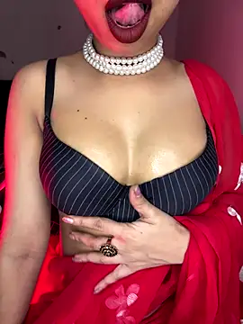 Hot-sexy222 online show from November 6, 2025, 10:27 am