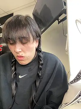 ThicBunz online show from February 4, 2025, 7:33 pm