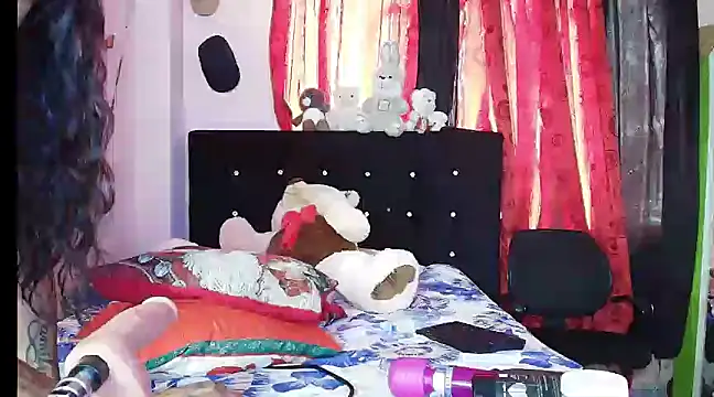 Hotnia69 online show from December 6, 2024, 4:06 pm