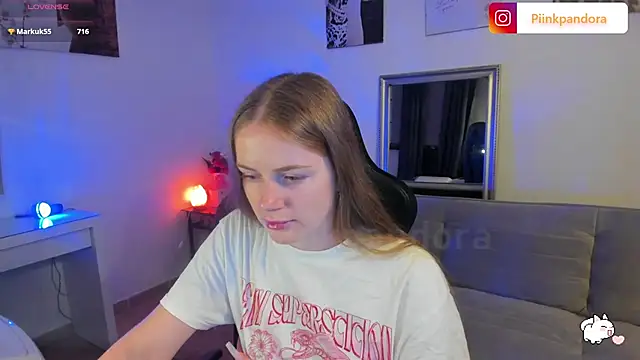 Piinkpandora online show from October 6, 2025, 8:06 pm