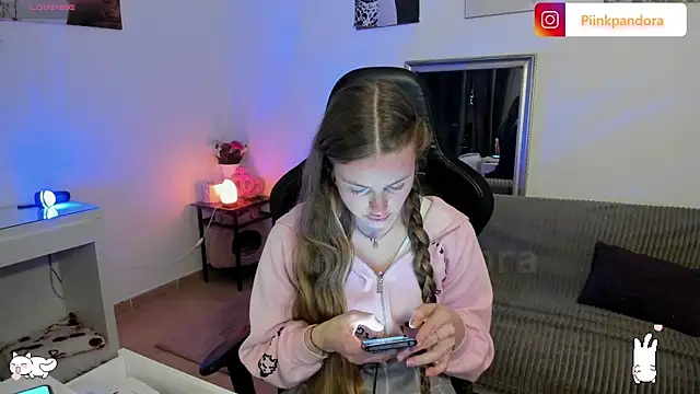 Piinkpandora online show from March 19, 2026, 5:39 pm