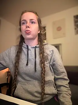 Piinkpandora online show from March 26, 2026, 7:41 pm