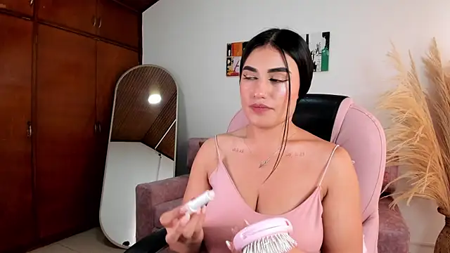 Alheli 16 online show from February 11, 2026, 12:32 pm