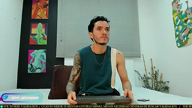 Snapshot of Tylergiuseppe_ chatting on February 27, 2025, 9:25 pm Tylergiuseppe online show from February 27, 2025, 9:25 pm