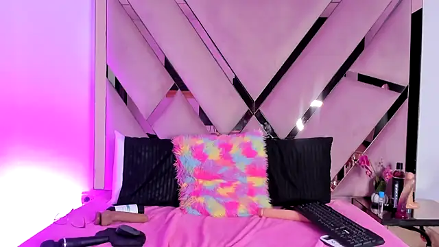 Freyaht online show from February 7, 2025, 8:01 am