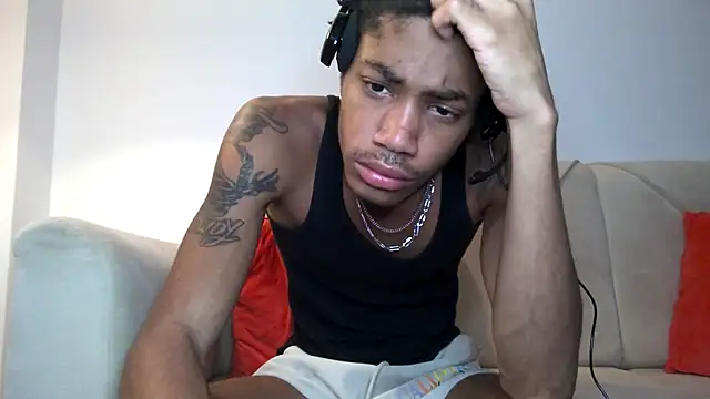 Snapshot of Skinnyblackman chatting on November 12, 2025, 12:55 am Skinnyblackman online show from November 12, 2025, 12:55 am