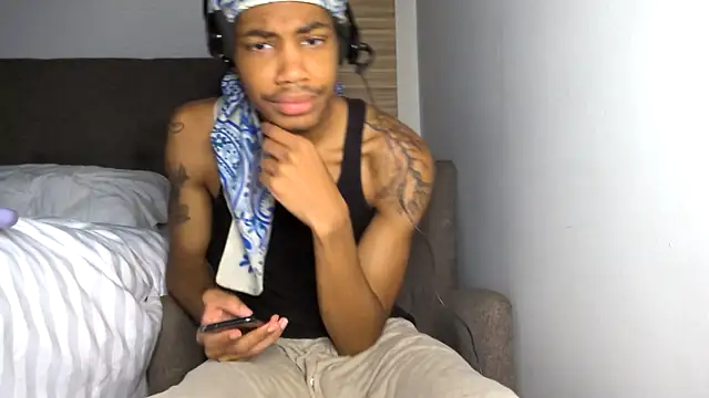 Snapshot of Skinnyblackman chatting on April 30, 2026, 12:39 am Skinnyblackman online show from April 30, 2026, 12:39 am