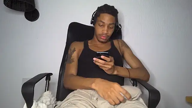 Skinnyblackman online show from June 13, 2026, 4:43 am