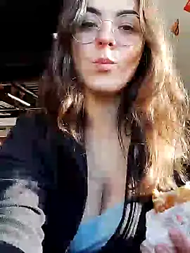 Alicia Hot1 online show from December 12, 2024, 2:33 pm