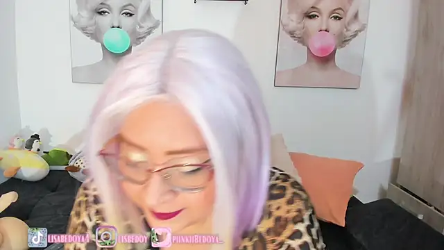 Amberbedoya  online show from December 30, 2024, 11:28 pm