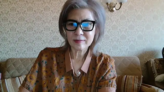 Elegant00Lady online show from November 9, 2025, 7:28 am