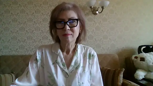 Elegant00Lady online show from May 25, 2026, 7:03 am