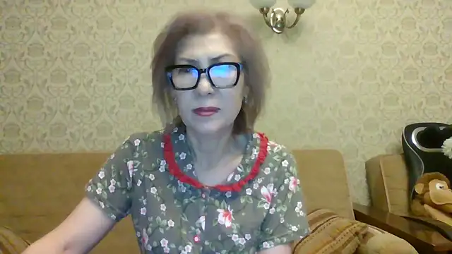 Elegant00Lady online show from June 16, 2026, 6:43 pm