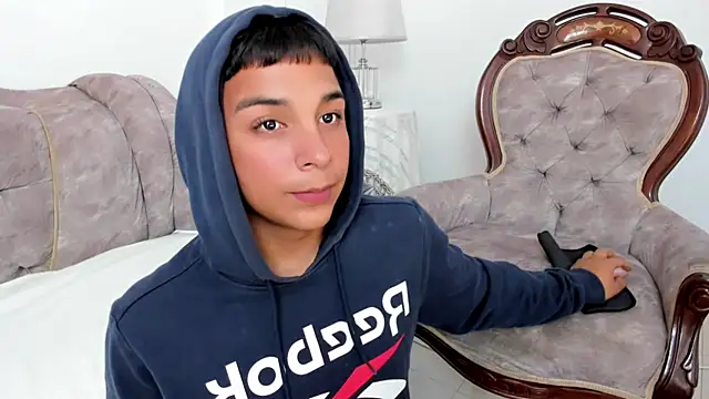 Snapshot of Seductivo_jr chatting on July 15, 2026, 4:51 am Seductivo jr online show from July 15, 2026, 4:51 am