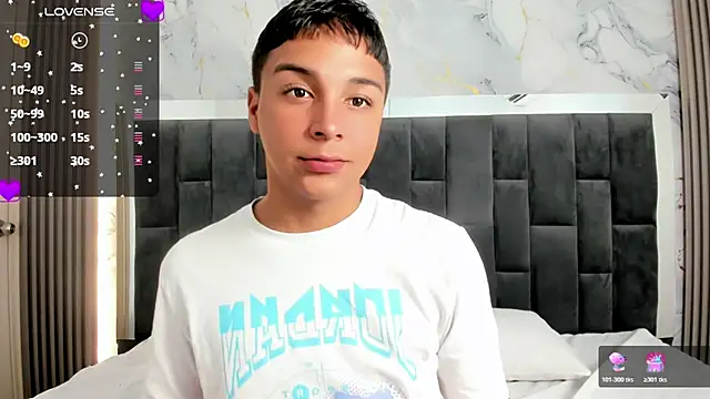 Snapshot of Seductivo_jr chatting on July 16, 2026, 3:56 am Seductivo jr online show from July 16, 2026, 3:56 am