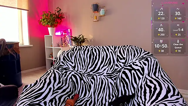 Snapshot of Tanya_Acid chatting on March 18, 2025, 6:46 am Tanya Acid online show from March 18, 2025, 6:46 am