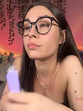 Snapshot of MiaNell chatting on December 13, 2024, 2:43 am MiaNell online show from December 13, 2024, 2:43 am