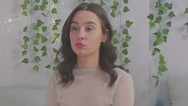 Snapshot of MiaNell chatting on March 16, 2025, 1:07 am MiaNell online show from March 16, 2025, 1:07 am