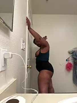 Prettynthick12 online show from May 30, 2026, 3:25 am