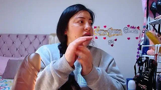 lanaqueen699 online show from February 26, 2026, 12:37 pm