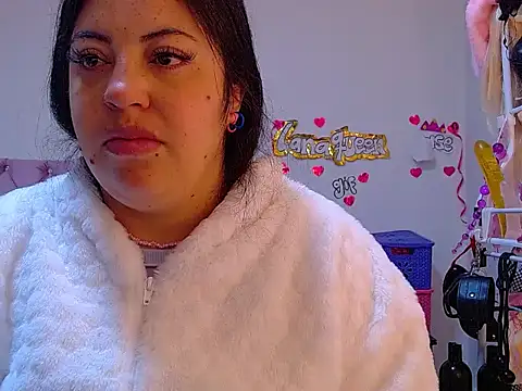 lanaqueen699 online show from July 15, 2026, 12:10 pm