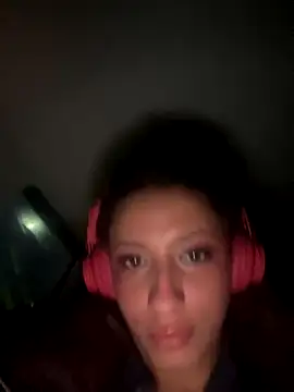 LunitaDollz online show from November 28, 2025, 4:09 pm