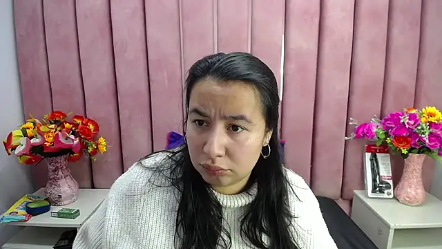 Snapshot of NaomyPrinces chatting on December 3, 2024, 1:21 pm NaomyPrinces online show from December 3, 2024, 1:21 pm
