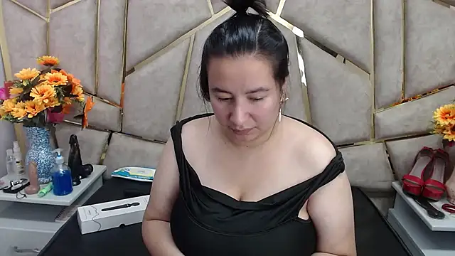 Snapshot of NaomyPrinces chatting on January 24, 2025, 1:57 pm NaomyPrinces online show from January 24, 2025, 1:57 pm