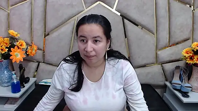 Snapshot of NaomyPrinces chatting on January 25, 2025, 1:52 pm NaomyPrinces online show from January 25, 2025, 1:52 pm
