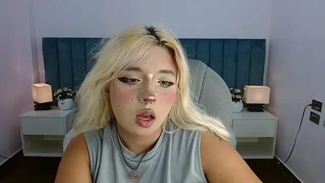 Snapshot of april_bunnyy chatting on June 3, 2026, 9:31 pm april bunnyy online show from June 3, 2026, 9:31 pm