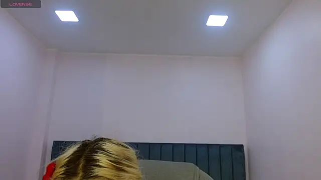 Snapshot of april_bunnyy chatting on July 3, 2026, 8:15 pm april bunnyy online show from July 3, 2026, 8:15 pm