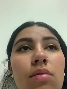 Snapshot of Larabrooks chatting on February 11, 2026, 5:40 pm Larabrooks online show from February 11, 2026, 5:40 pm