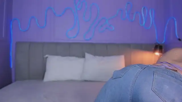 Mai higurashi online show from October 28, 2025, 8:33 pm