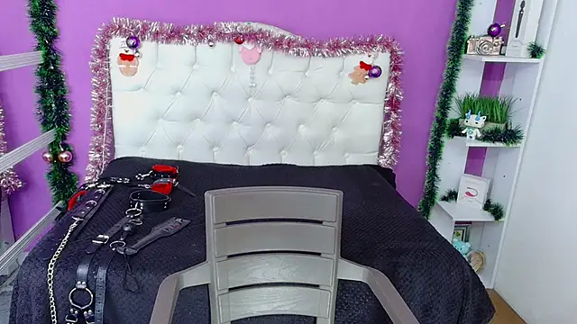 Snapshot of AmorMia chatting on December 19, 2024, 3:52 pm AmorMia online show from December 19, 2024, 3:52 pm