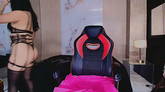 Snapshot of AmorMia chatting on October 22, 2025, 7:57 pm AmorMia online show from October 22, 2025, 7:57 pm