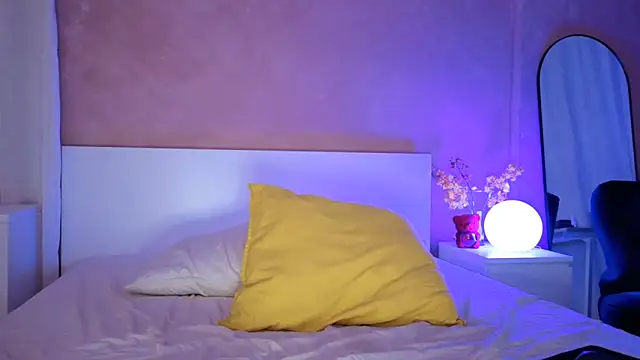 NaughtyMe online show from December 19, 2025, 11:23 pm