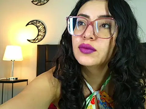 EvoletFMK online show from October 19, 2025, 5:46 pm