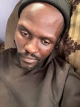 Snapshot of BringBackLostLover chatting on November 18, 2025, 11:47 am BringBackLostLover online show from November 18, 2025, 11:47 am