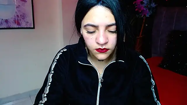 Violettasquirt online show from November 12, 2025, 1:55 pm