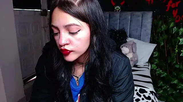 Snapshot of Violettasquirt chatting on April 21, 2026, 1:39 pm Violettasquirt online show from April 21, 2026, 1:39 pm