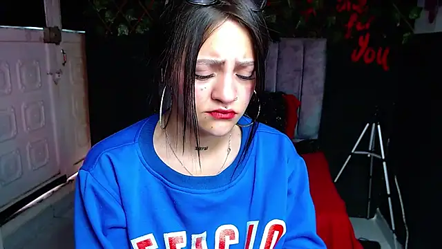 Snapshot of Violettasquirt chatting on May 8, 2026, 1:38 pm Violettasquirt online show from May 8, 2026, 1:38 pm