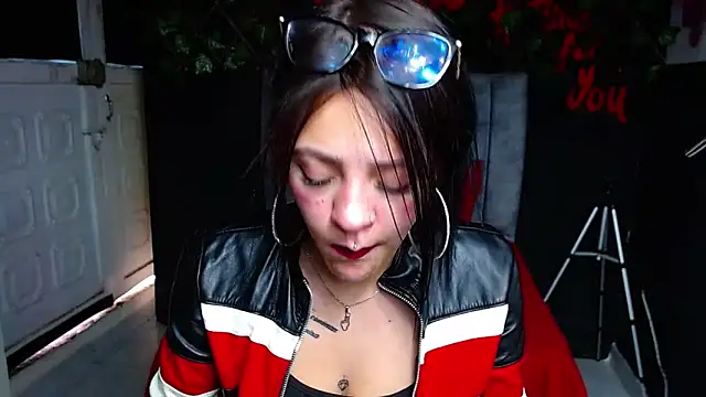 Snapshot of Violettasquirt chatting on May 9, 2026, 1:49 pm Violettasquirt online show from May 9, 2026, 1:49 pm