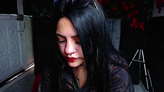 Snapshot of Violettasquirt chatting on May 11, 2026, 1:28 pm Violettasquirt online show from May 11, 2026, 1:28 pm